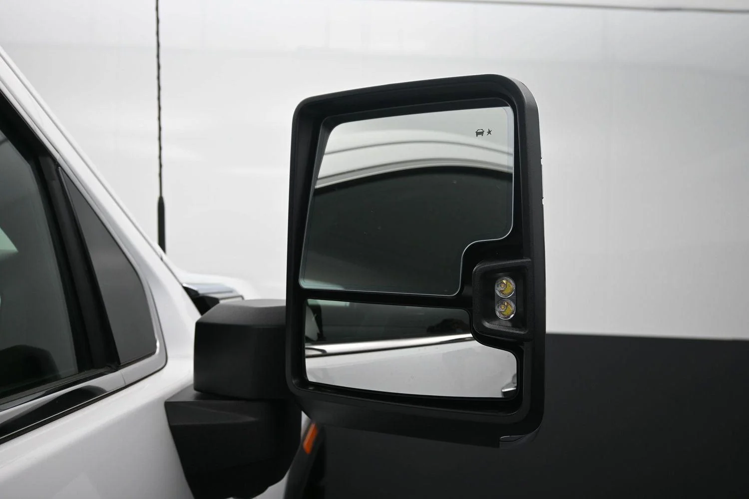 New 2026 Summit White GMC SLT image 9