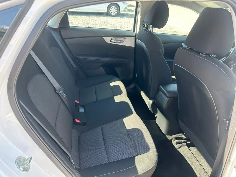 Used 2023 White Kia LX Sedan 4D image 23
