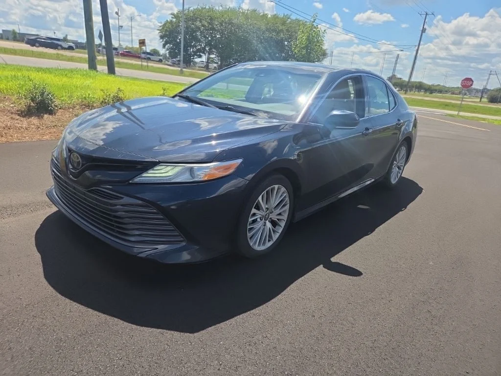 Used 2020 Blue Toyota XLE image 3