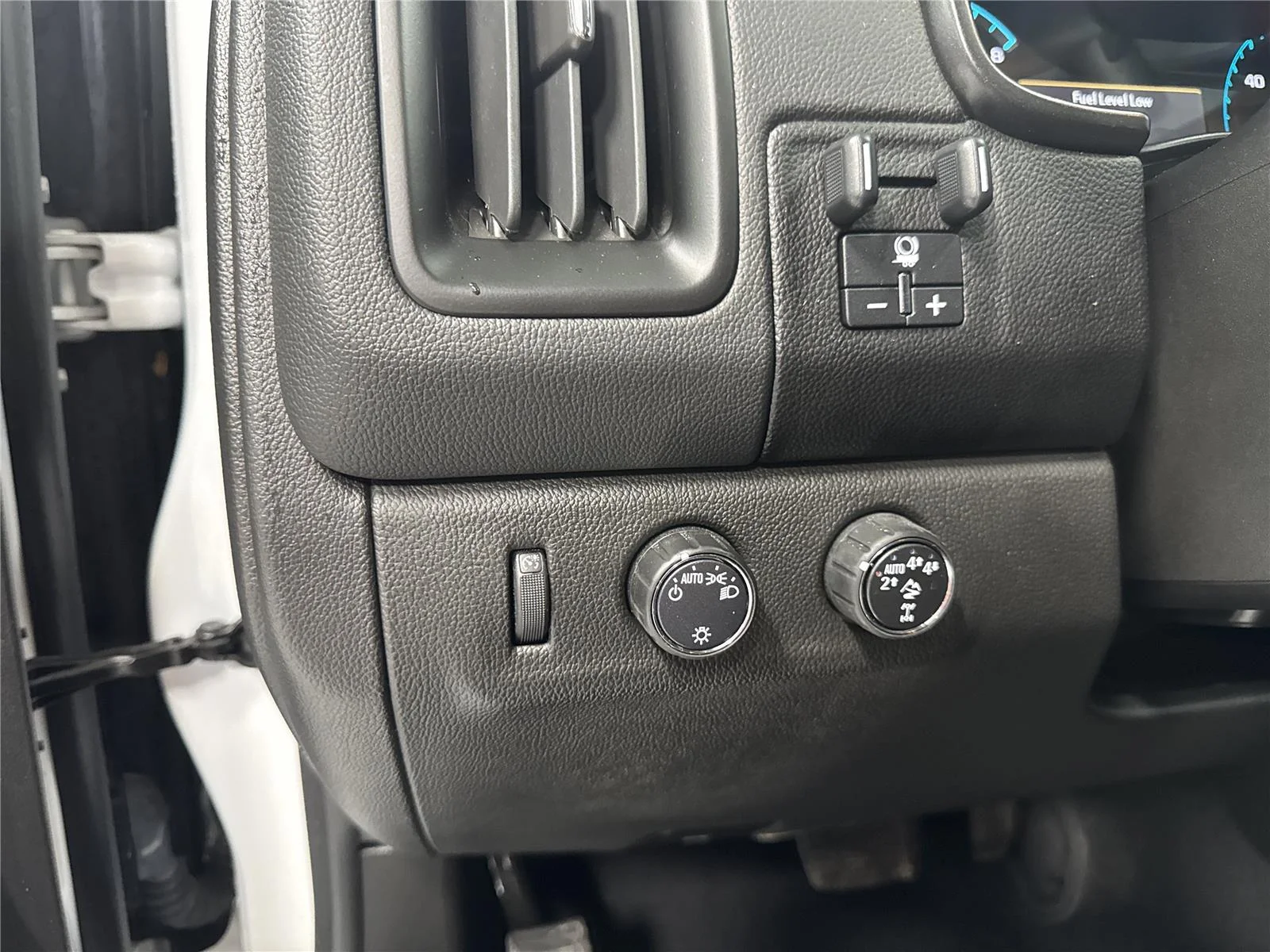 Used 2022 Summit White Chevrolet 4WD ZR2 image 18