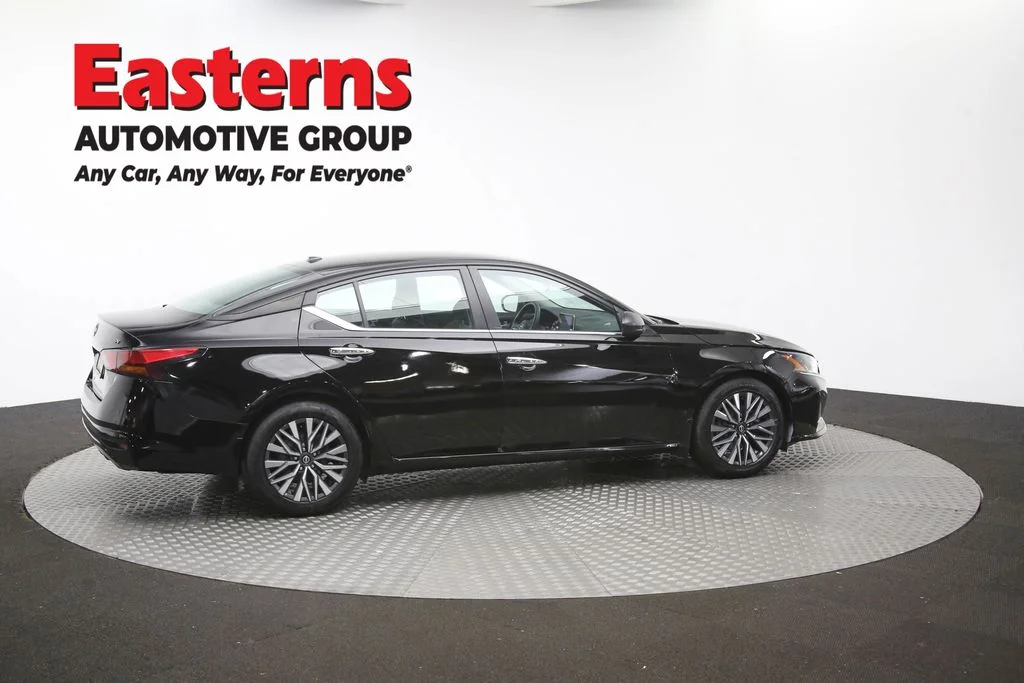 Used 2024 Black Nissan 2.5 SV image 44
