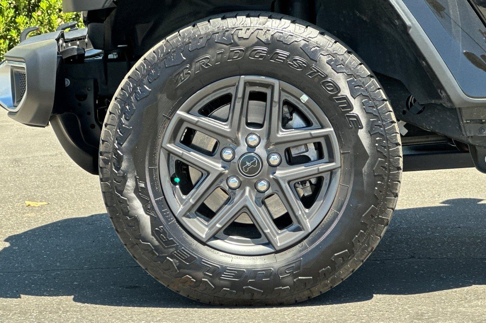 Used 2025 Black Clearcoat Jeep Sport S image 24