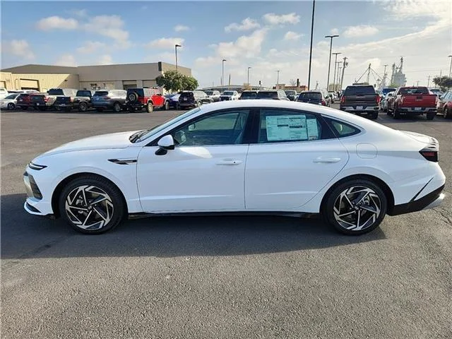 New 2026 Serenity White Hyundai SEL Sport image 2