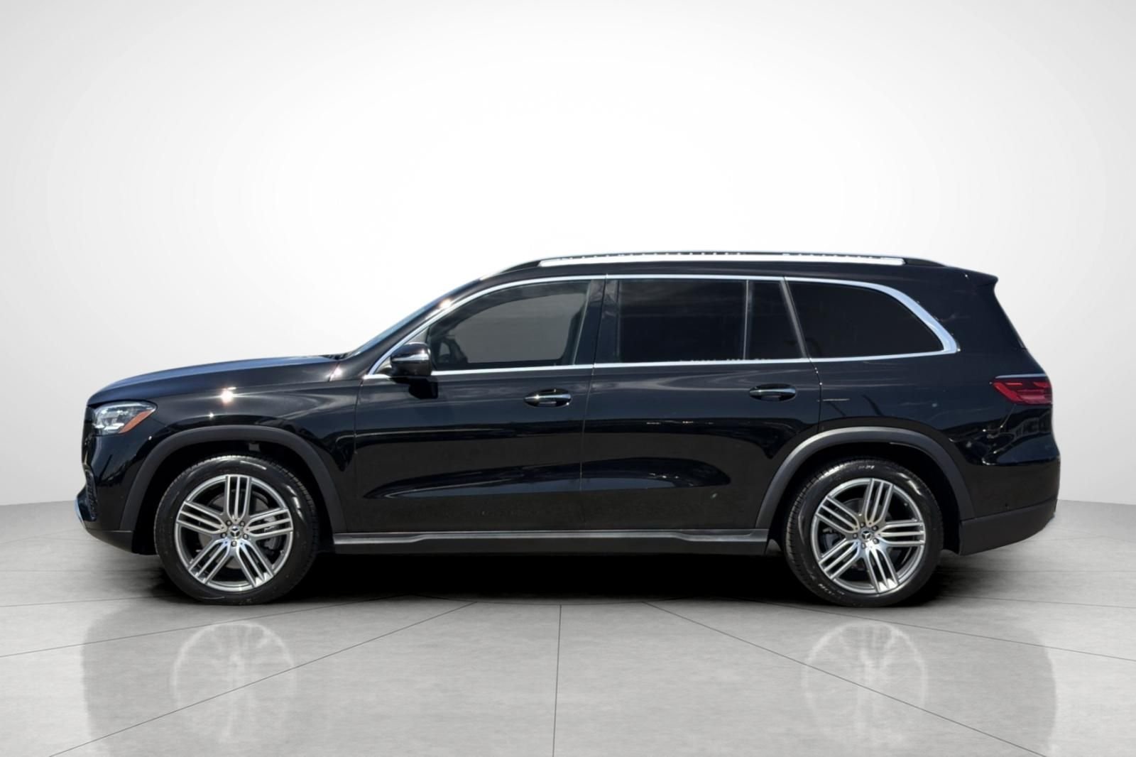 Certified Used 2026 Black Mercedes-Benz GLS 450 image 34