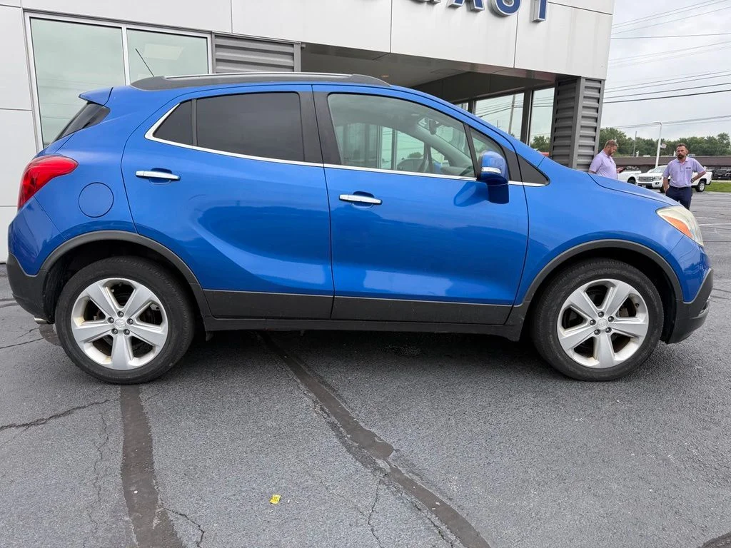 Used 2016 Blue Buick Convenience image 3