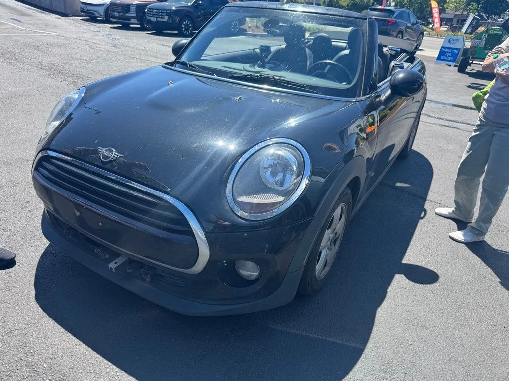 2019 MINI Convertible Cooper Classic's photo