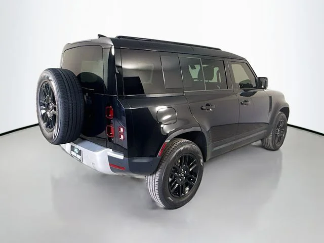 Used 2025 Black Land Rover S image 5