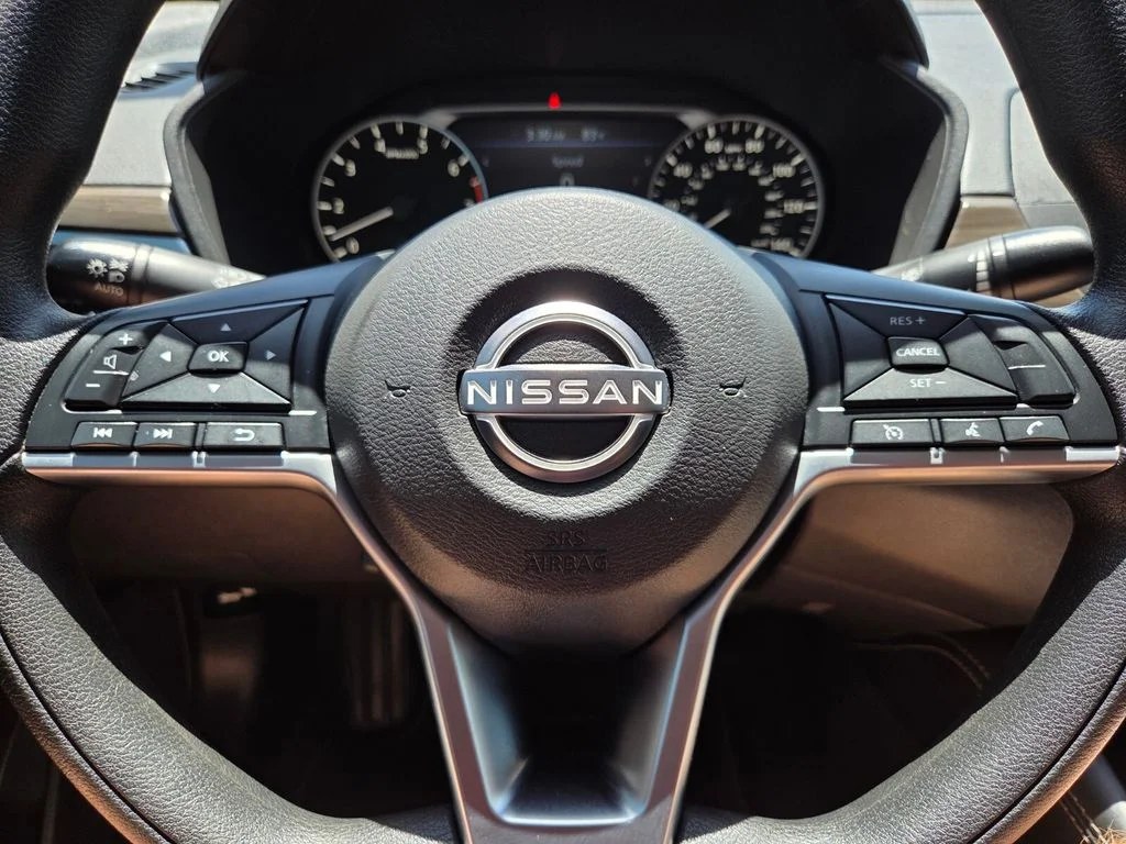 Used 2023 Black Nissan 2.5 SV image 31