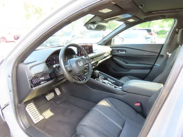 2023 Honda Accord Hybrid Sport - Photo 2