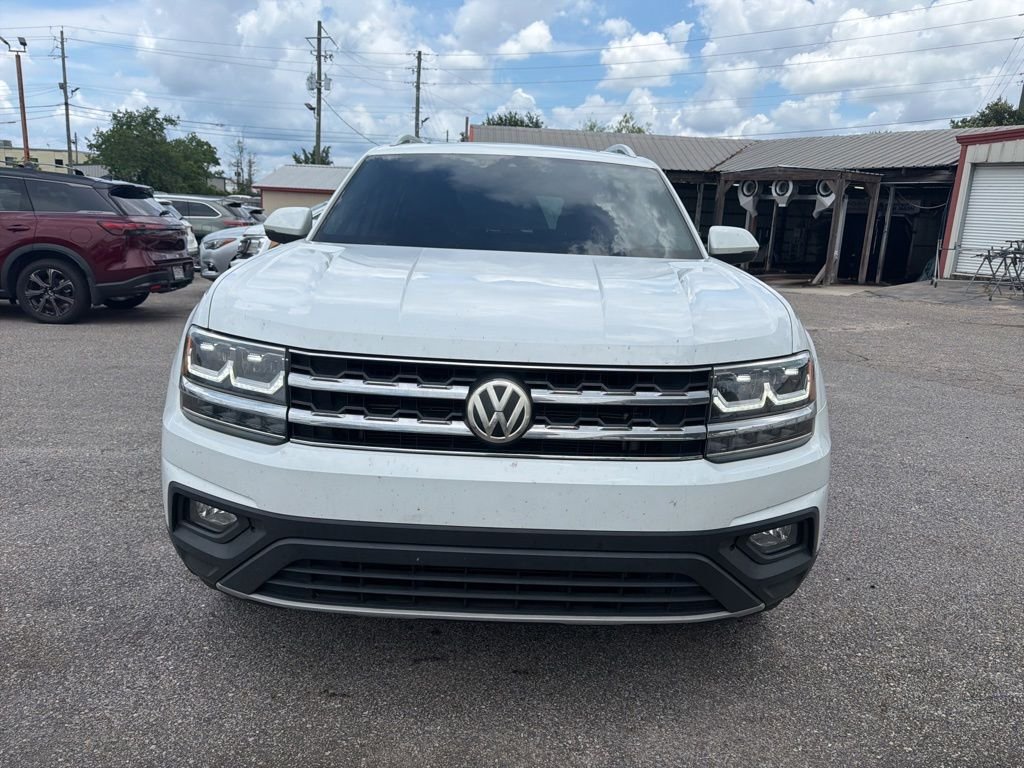 Used 2019 White Volkswagen 2.0T SE w/Technology image 2