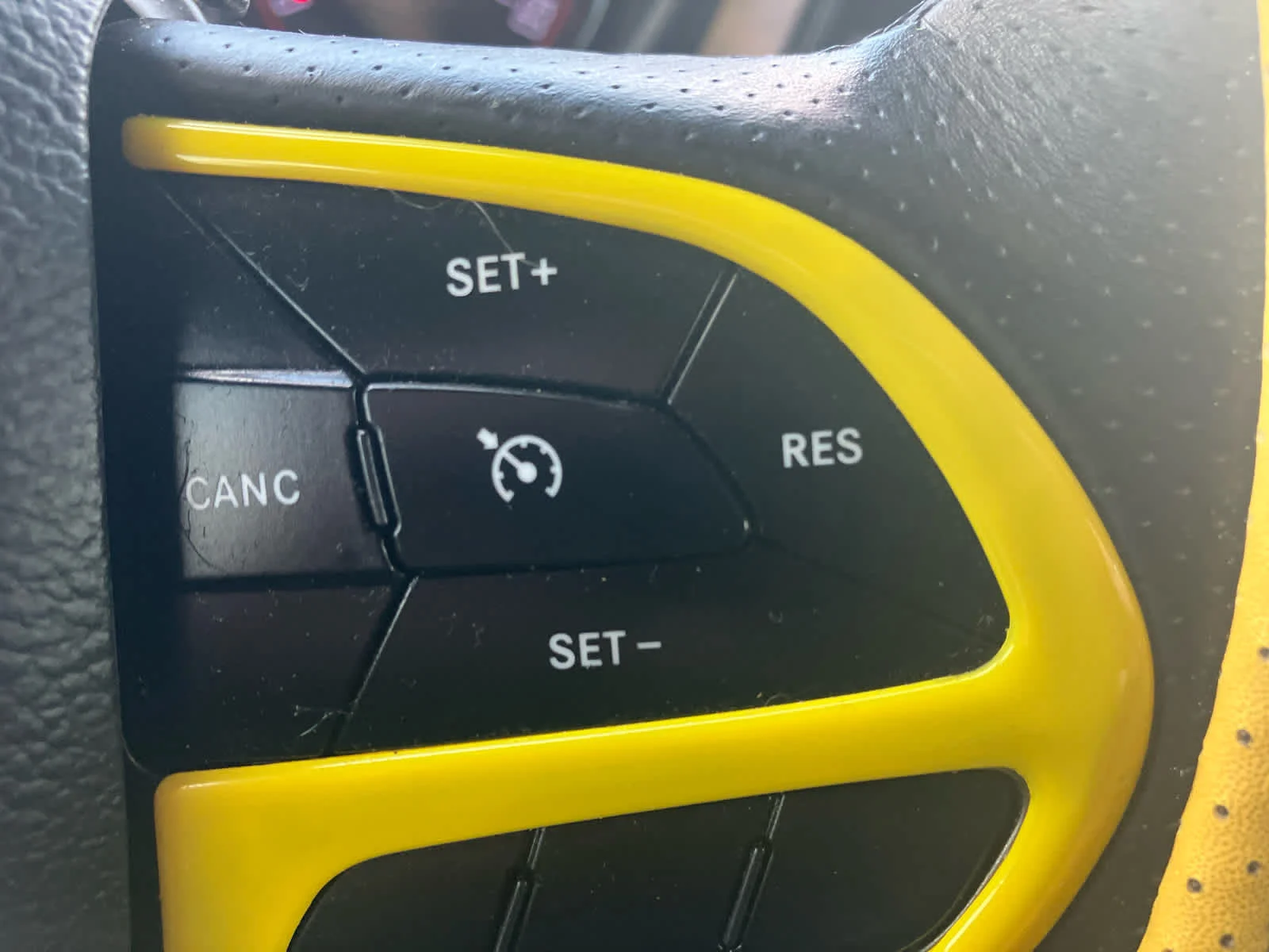 Used 2019 Pitch Black Clearcoat Dodge R/T image 17