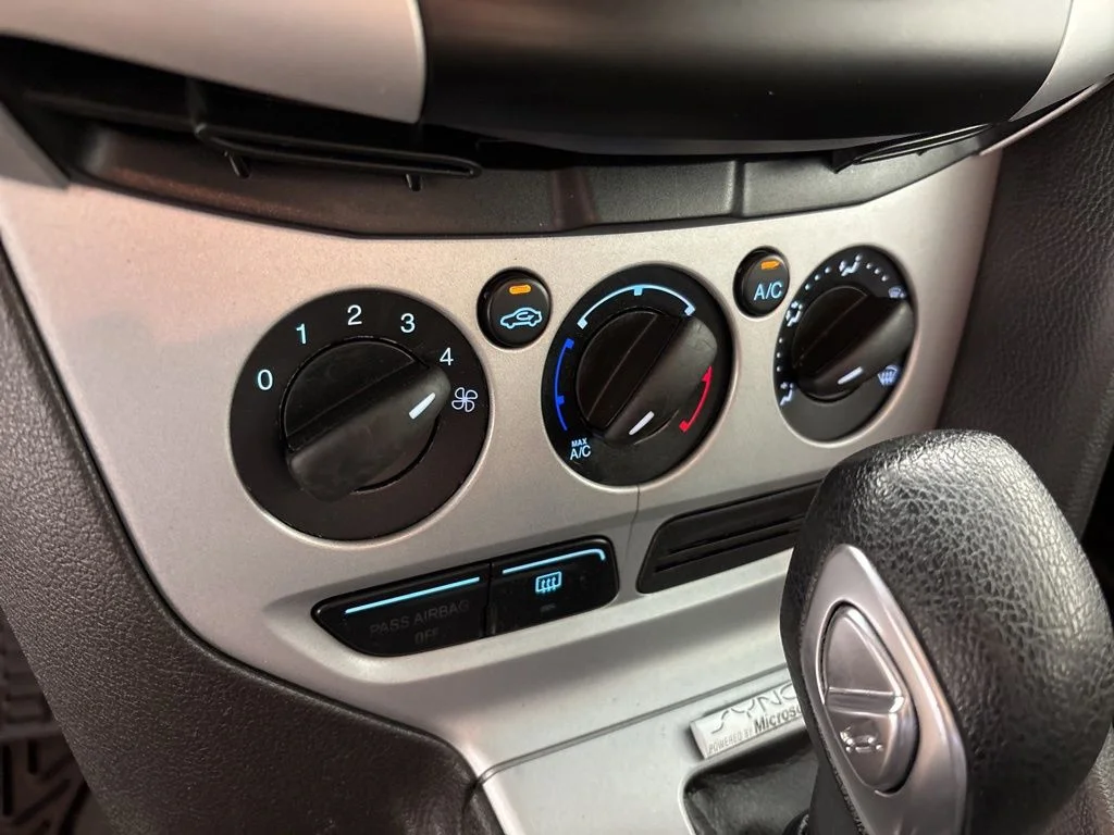 Used 2014 Black Ford SE image 30