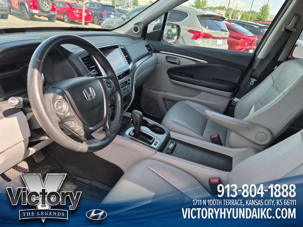 Used 2017  Honda EX-L image 10