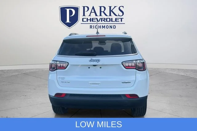 Used 2022 Bright White Clea Jeep Latitude image 7