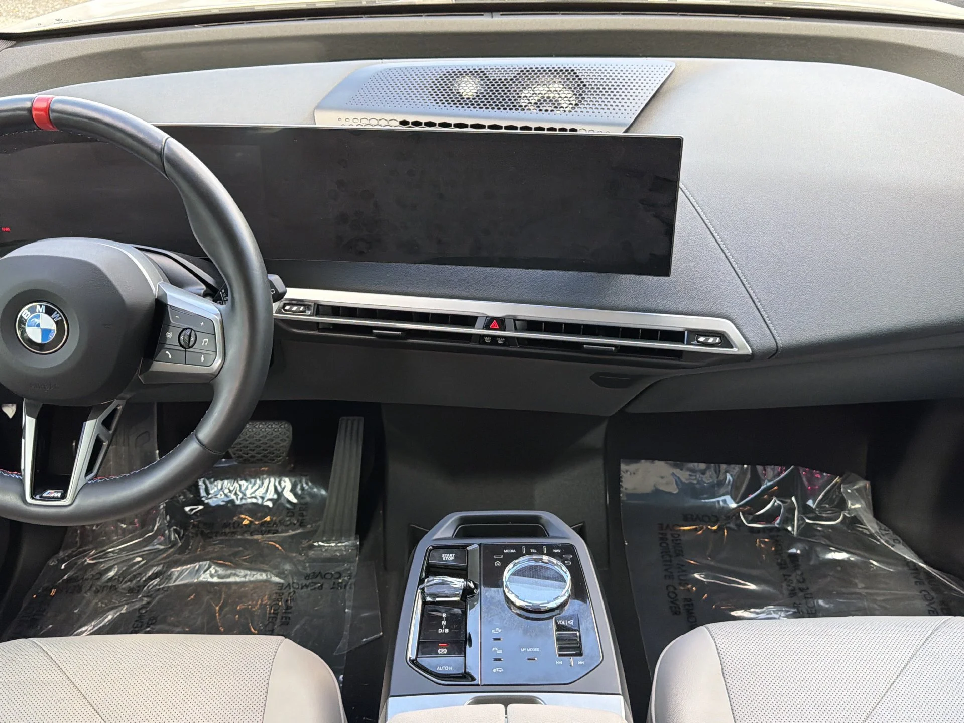 Certified Used 2025 White BMW M60 image 16