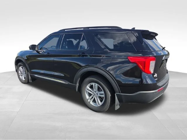 Used 2021 Black Ford XLT image 3
