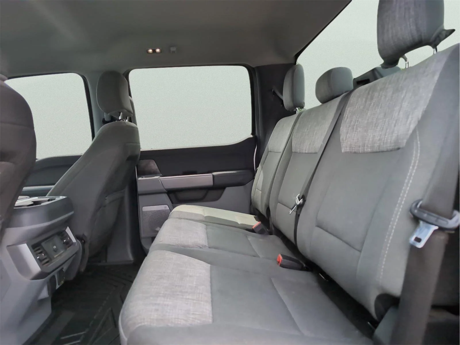 Used 2023 Iconic Silver Ford XLT image 33