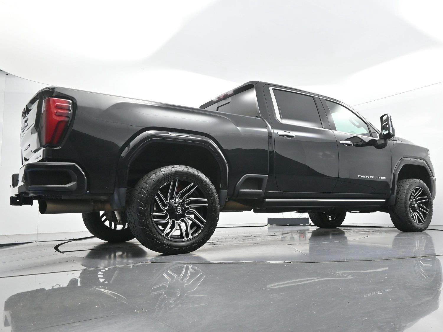 Used 2024 Onyx Black GMC Denali Ultimate image 54