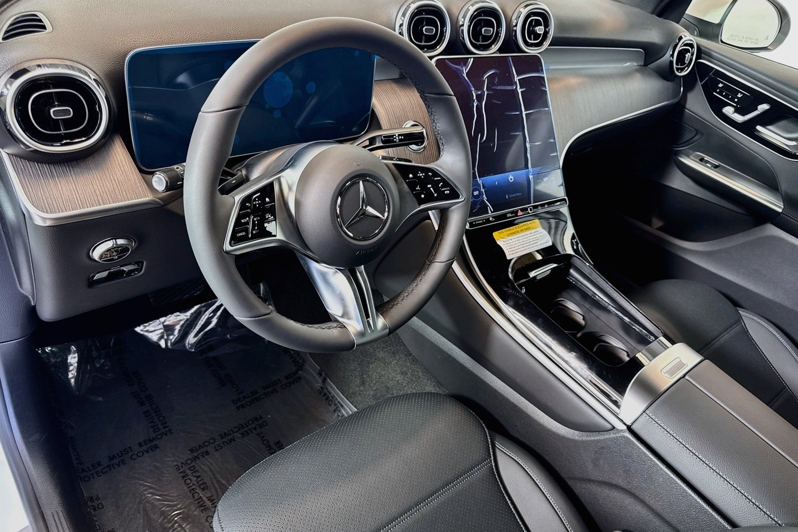 New 2026 Polar White Mercedes-Benz GLC 300 image 9