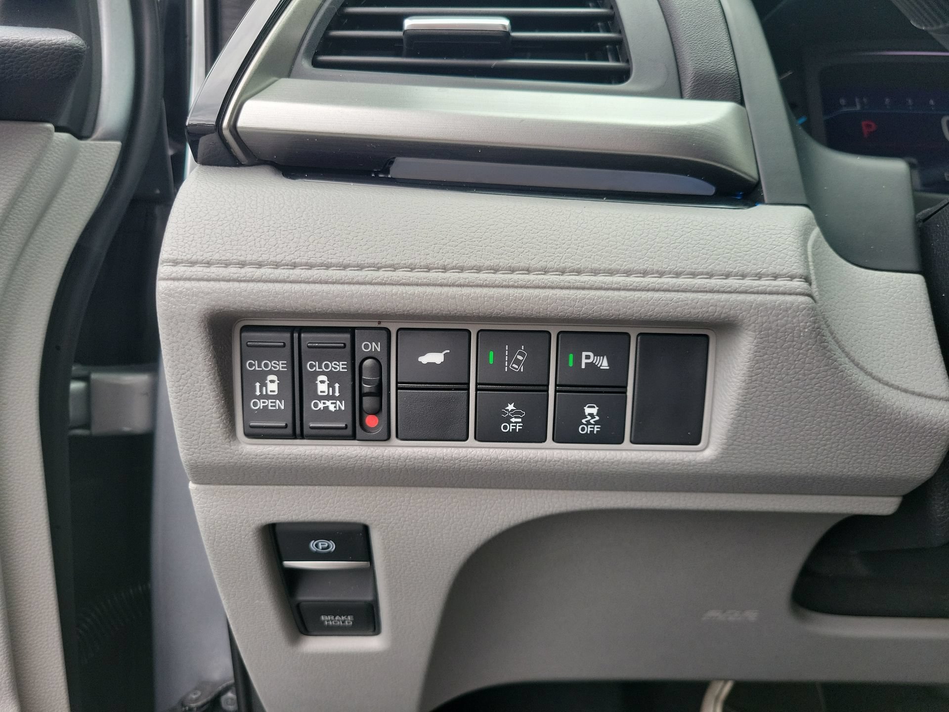 Used 2018 White Honda Elite image 26