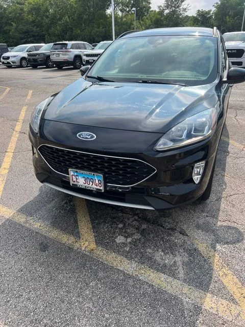 Used 2020 Black Ford SEL image 1