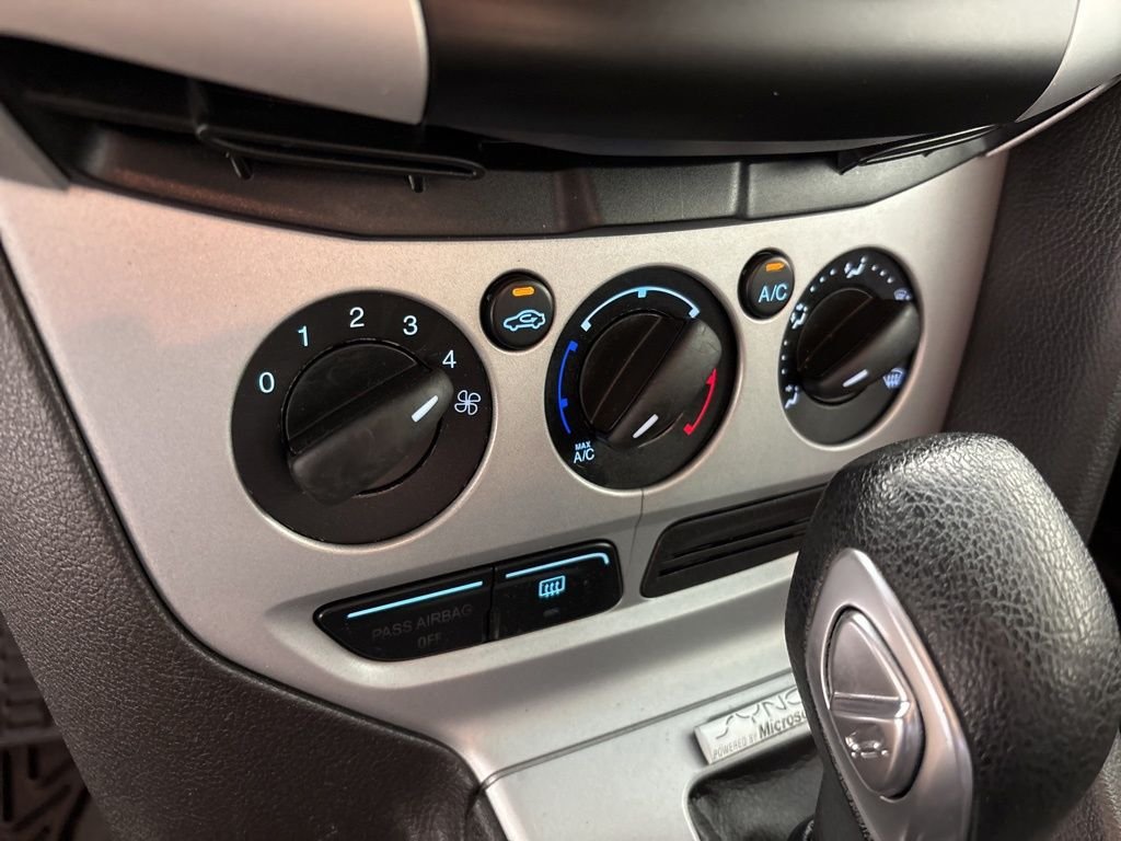 Used 2014 Black Ford SE image 30