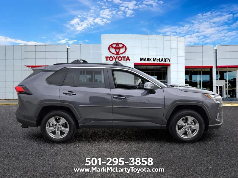 Used 2025 Magnetic Gray Metallic TOYOTA HYBRID XLE AWD image 6