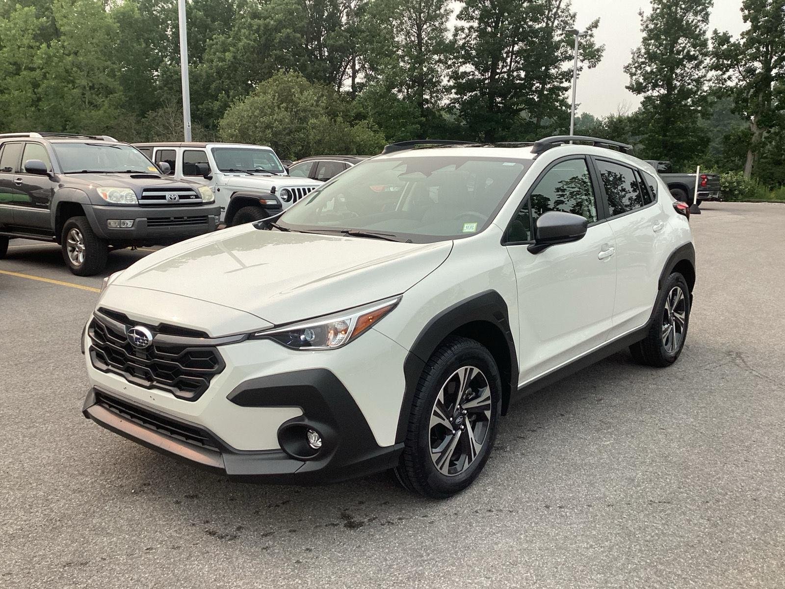 Used 2024 Crystal White Pearl Subaru Premium image 3
