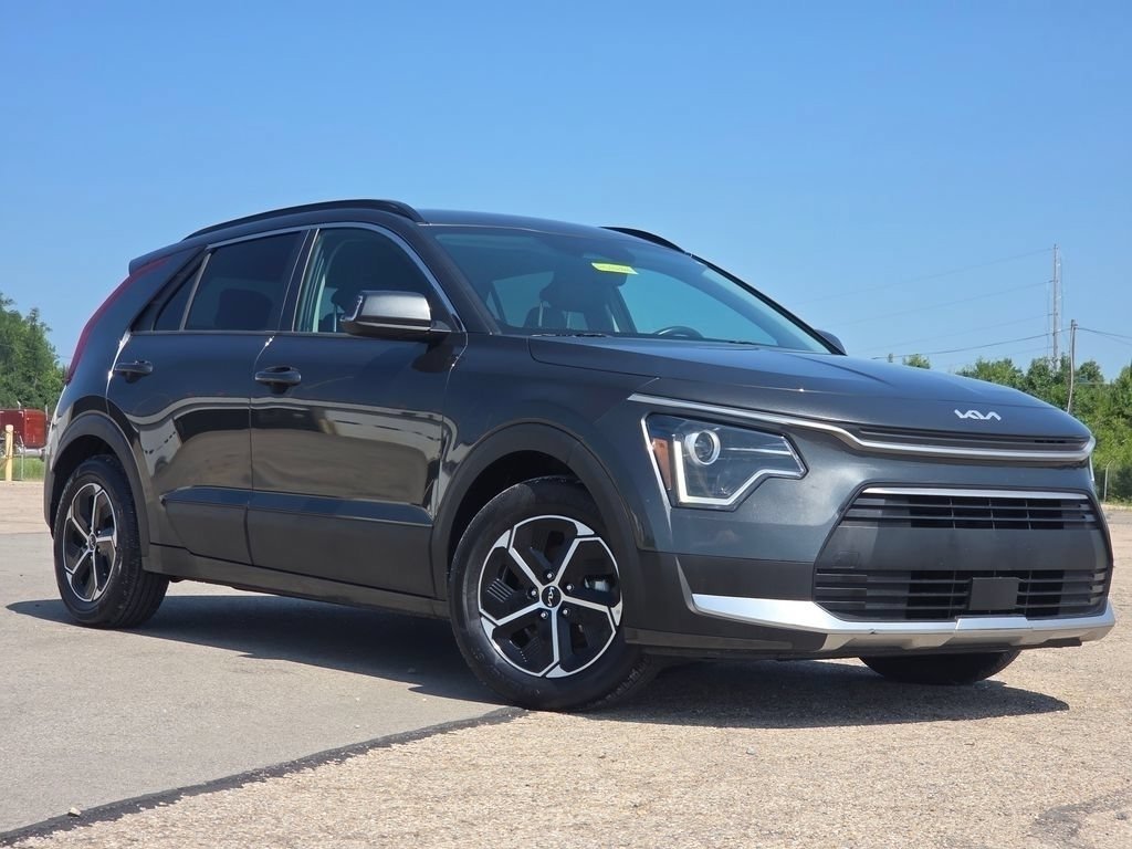 Used 2023 Kia Niro EX with VIN KNDCR3LEXP5047805 for sale in Miamisburg, OH