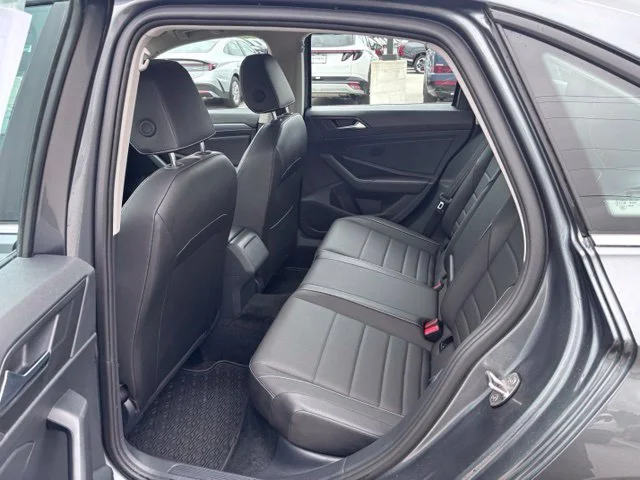 Used 2024 Gray Volkswagen 1.5T SE image 38