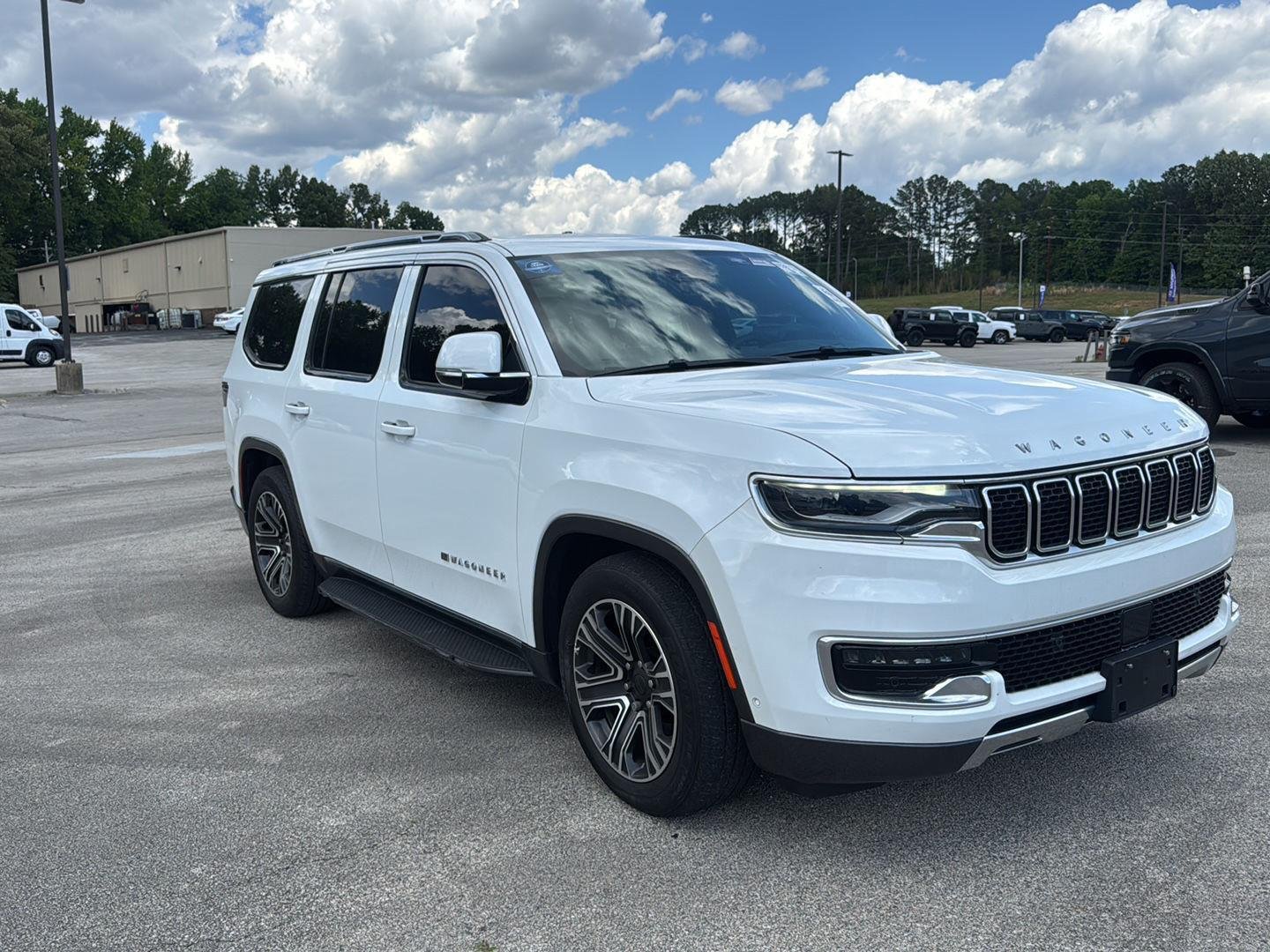 2022 Jeep Wagoneer Series III 4WD's photo