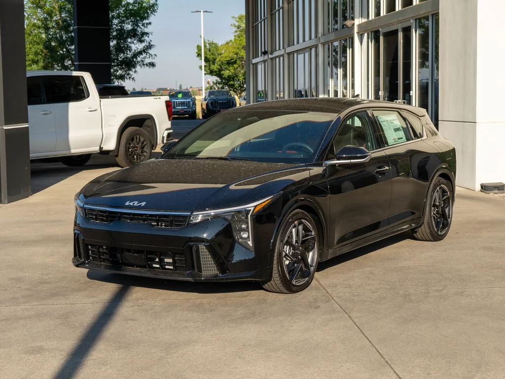New 2026 Aurora Black Pearl Kia GT-Line image 3
