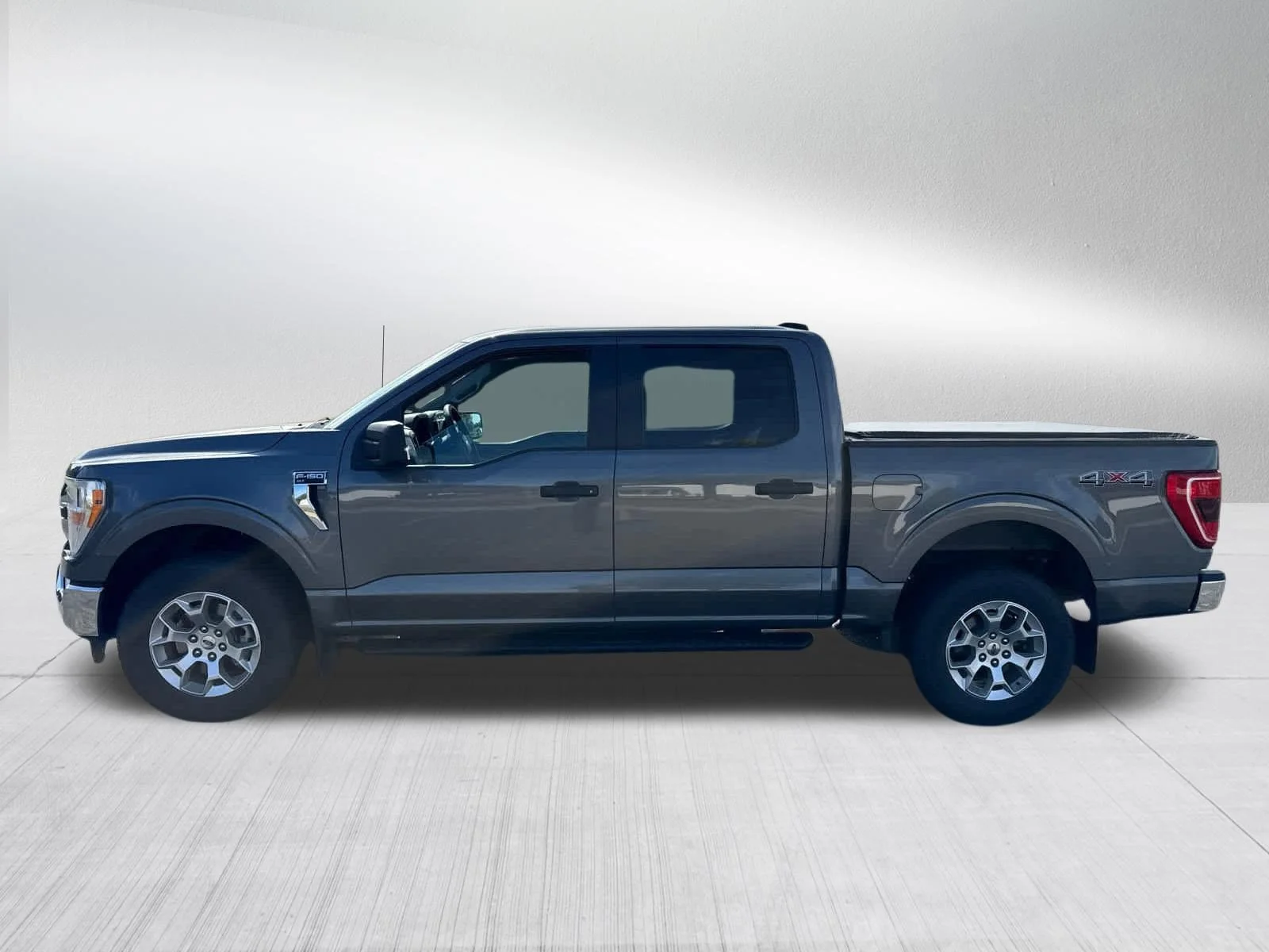 Used 2021 Carbonized Gray Metallic Ford XLT image 6