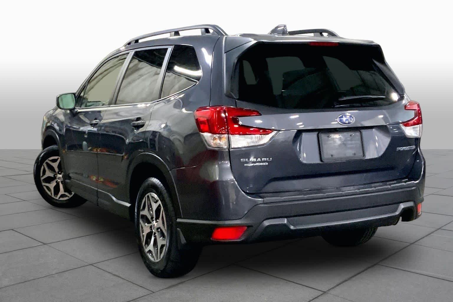 Used 2022 Magnetite Gray Metallic Subaru Premium image 12