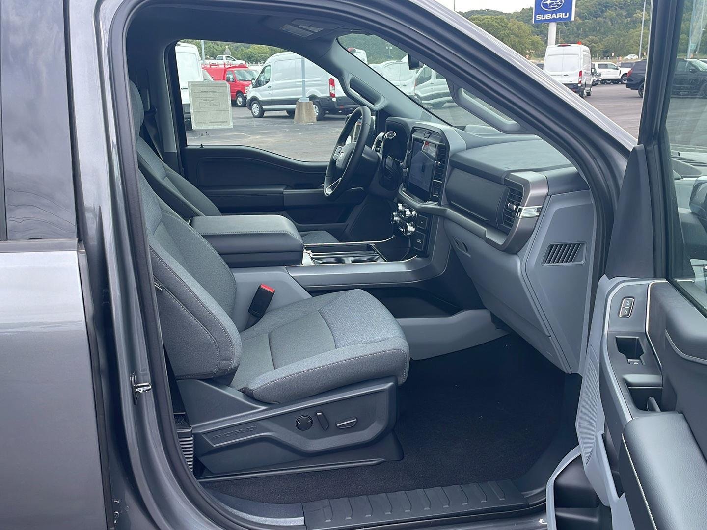 New 2026 Carbonized Gray Metallic Ford XLT image 28