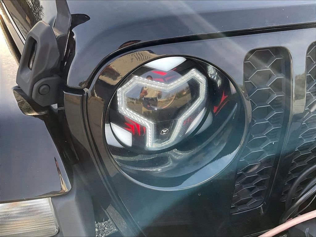 Used 2021 Black Jeep Sport image 32