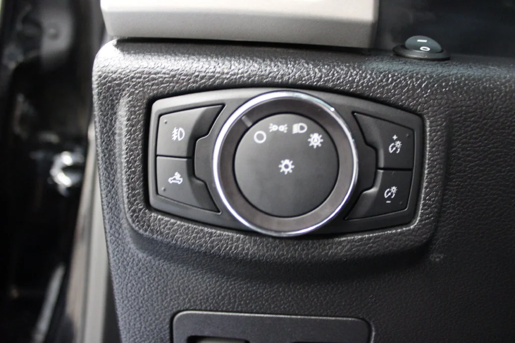 Used 2018 Shadow Black Ford Lariat image 22