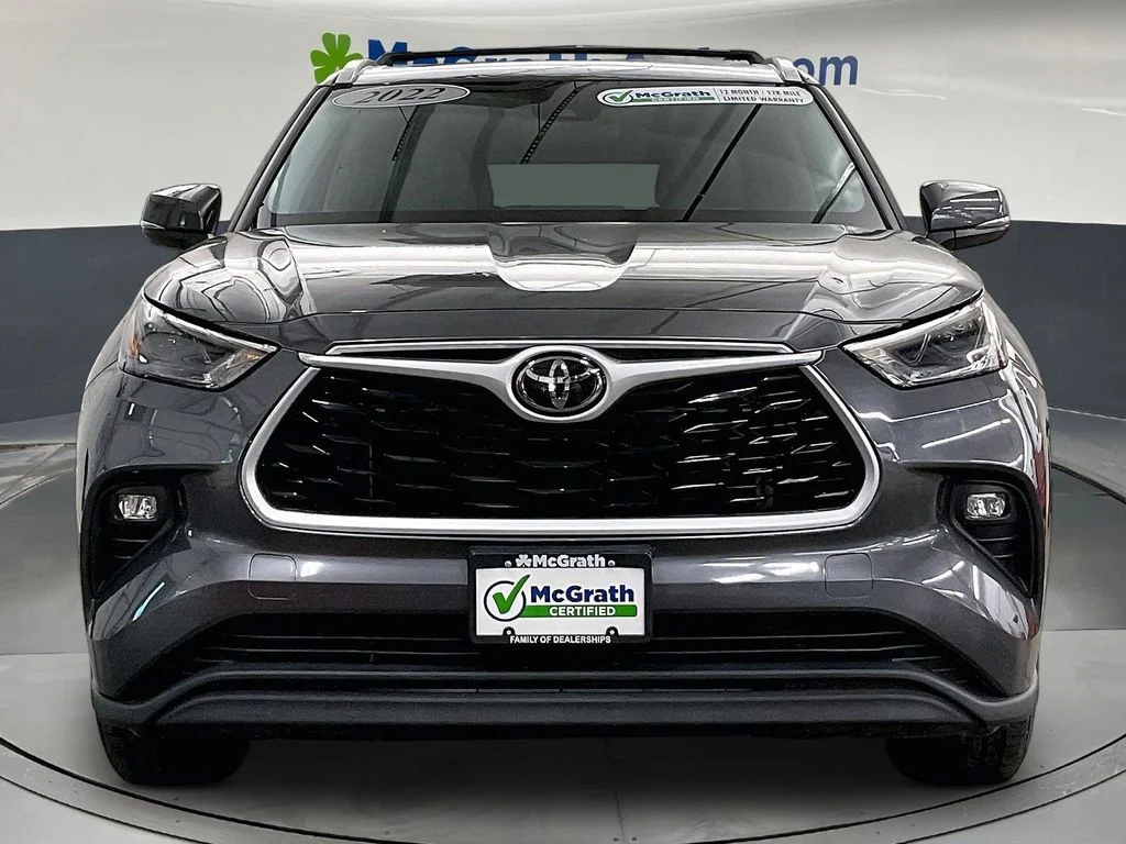 Used 2022 Gray Toyota XLE image 5
