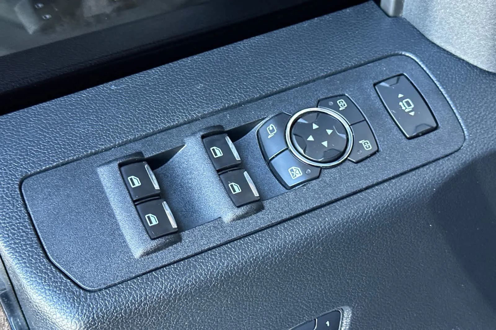 Used 2017 Ingot Silver Metallic Ford Lariat image 13