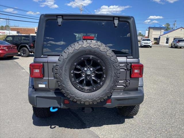 Used 2023 Granite Crystal Metallic Clearcoat Jeep Willys image 4