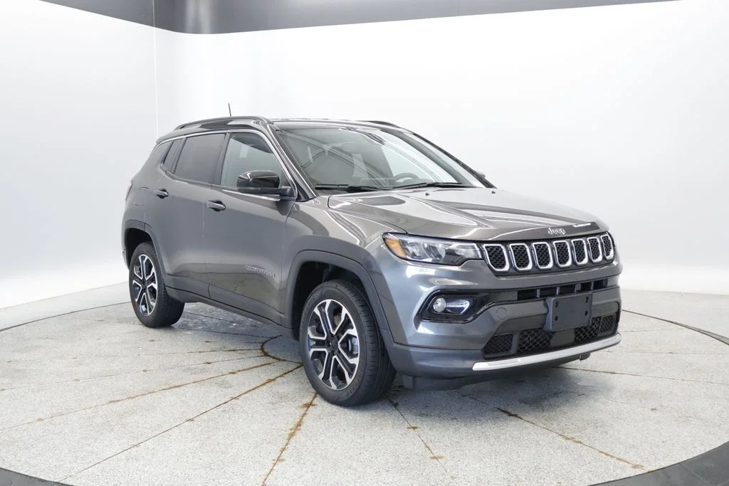 Used 2023 Gray Jeep Limited image 9