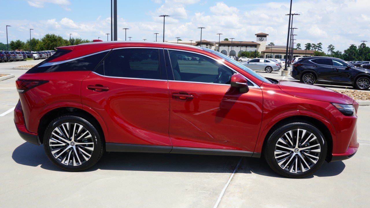 Certified Used 2023 MATADOR RED MICA Lexus RX 350 Premium Plus image 4