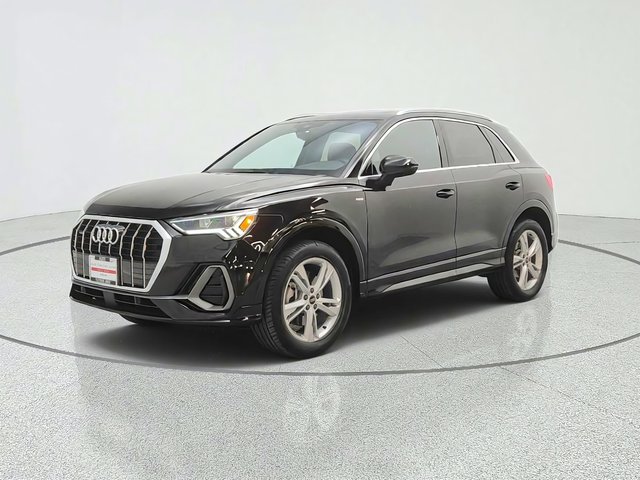 2023 Audi Q3 S line Premium