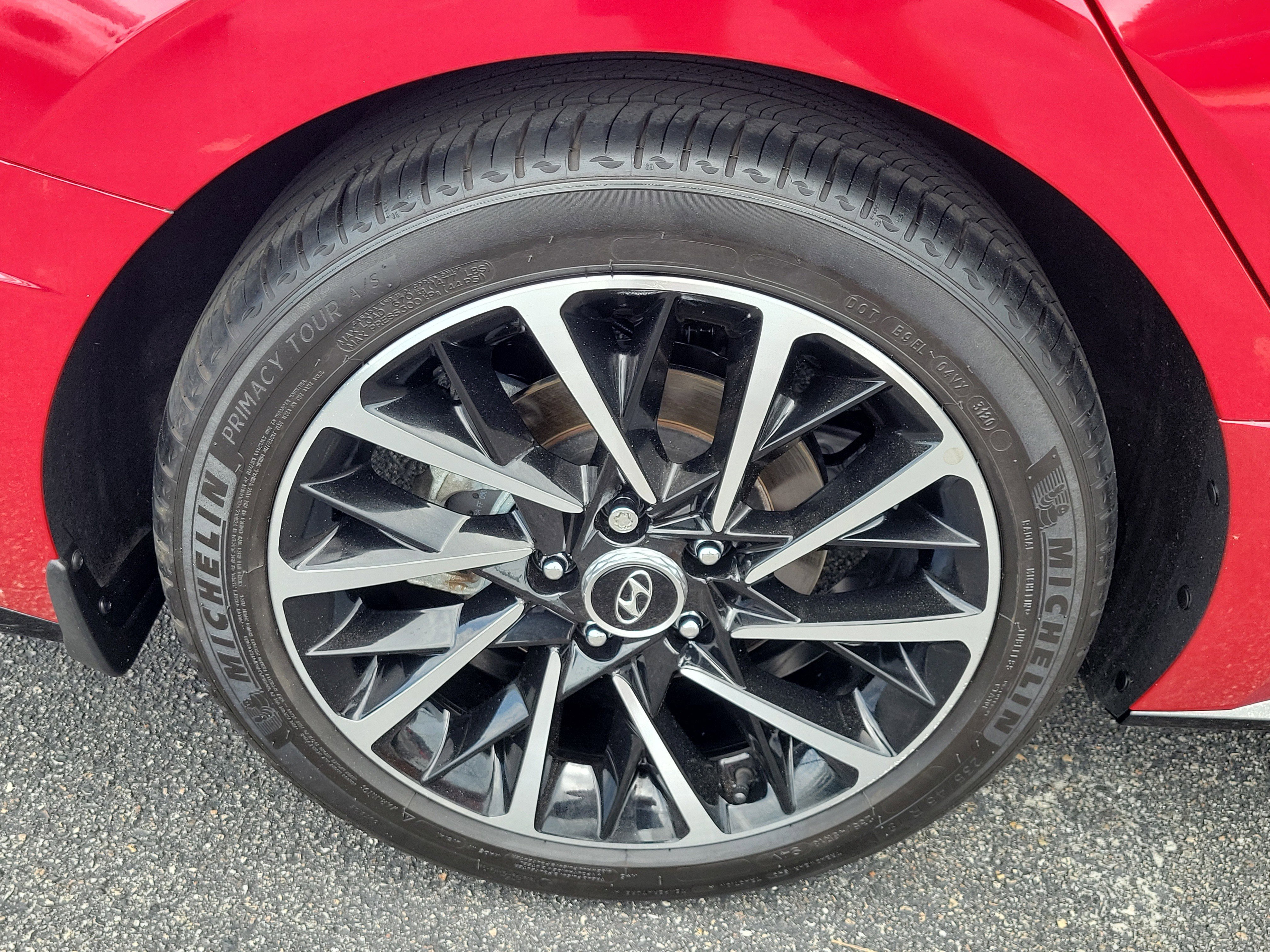 Used 2021 Calypso Red Hyundai Limited image 9