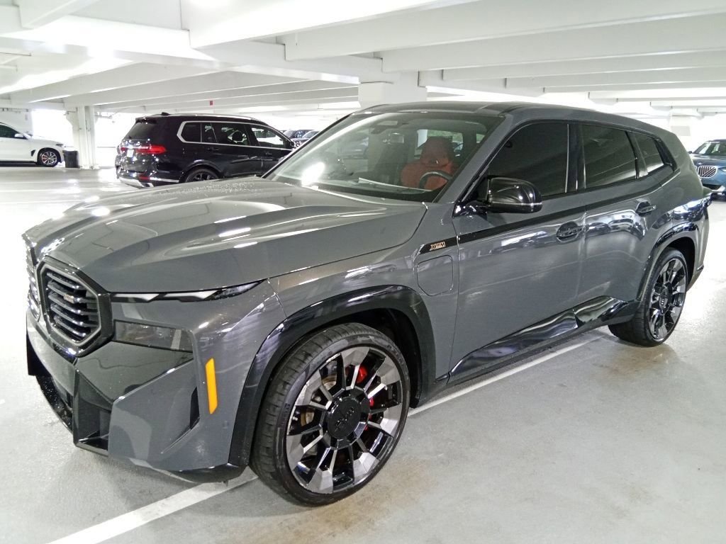 2023 BMW XM -'s photo