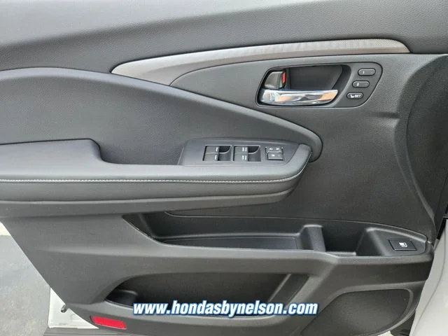 New 2026 Platinum White Pearl Honda RTL image 16