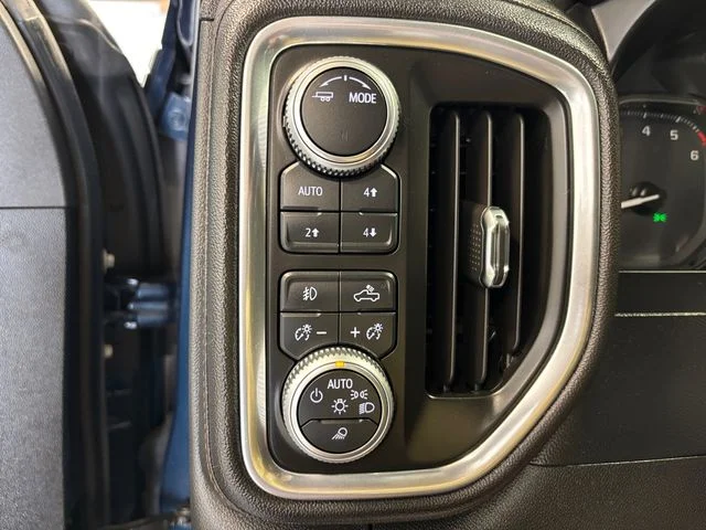 Used 2020 Blue GMC AT4 image 23
