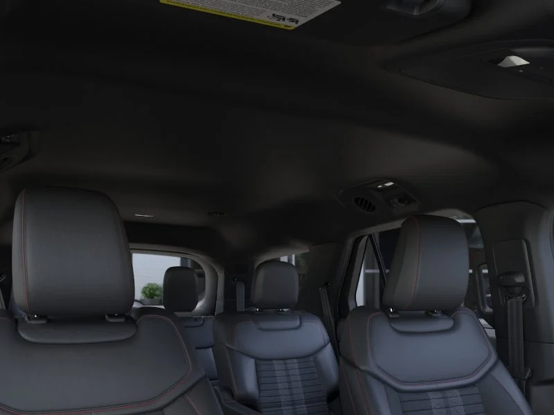 New 2026 Star White Metallic Tri-Coat Ford ST-Line image 46