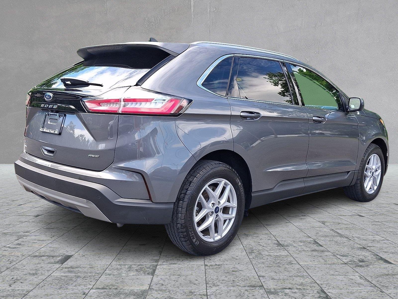 Used 2022 Carbonized Gray Metallic Ford SEL image 6