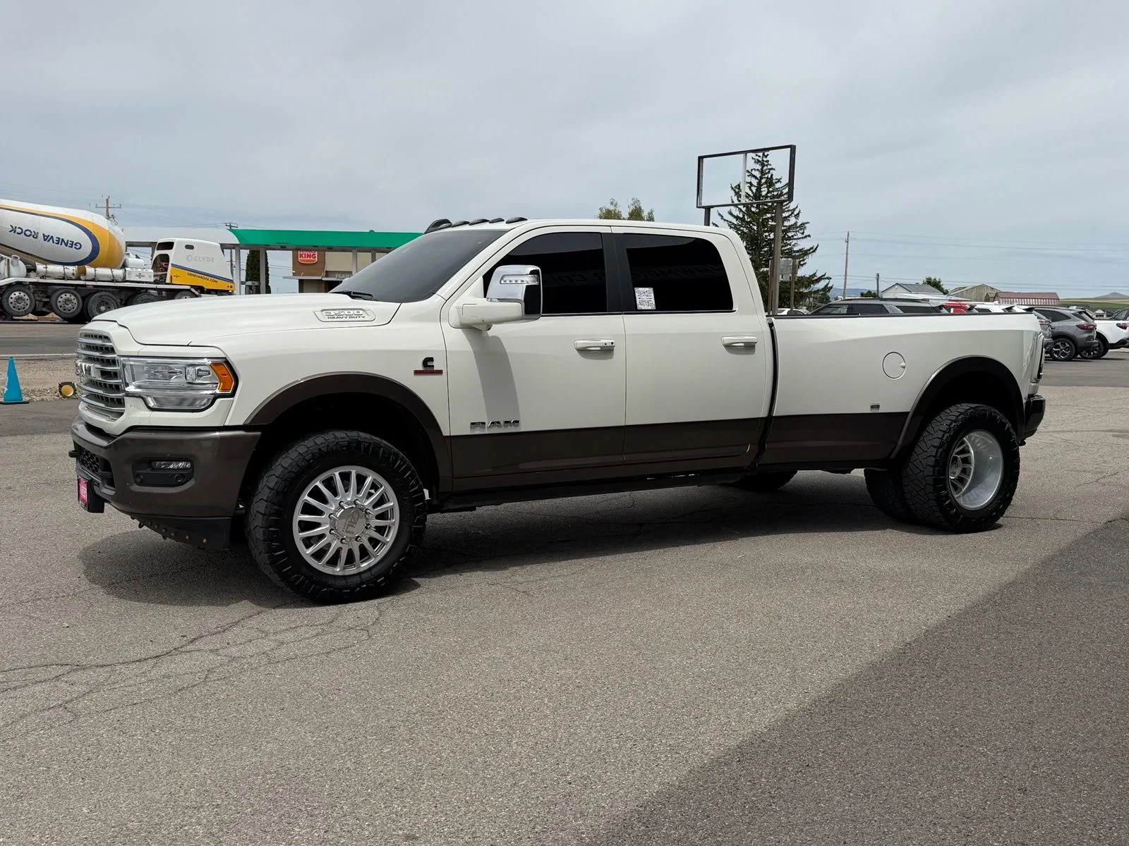 Used 2024 White Ram Limited Longhorn image 10